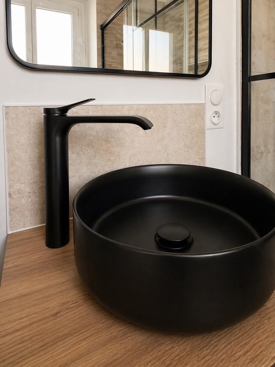 Vasque noire bois — Ben-Renovation BTP